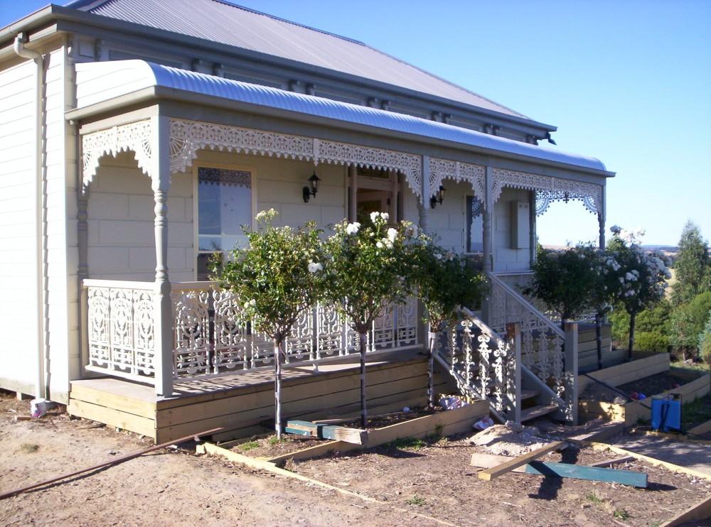 Victoria Lacework, V2 Balustrade Panel & N2 Newel